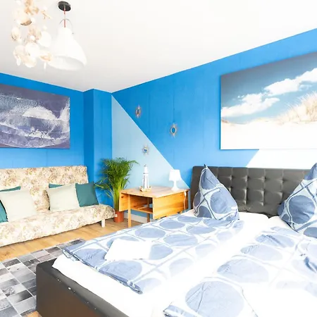 - Ocean Haven Deluxe With Coastal Charm - 2-room Sea-inspired 75 Qm - Location - Elegant Nautical Design - Renovated In 2024 With Tv & Netflix - Full Kitchen & Free Parking - Near Metro & Airport - King Beds - *