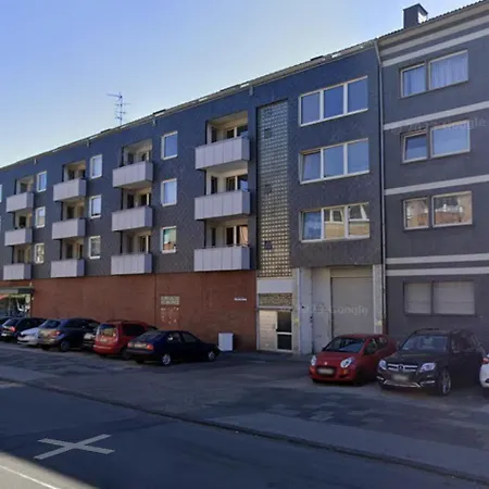 Apartament - Ocean Haven Deluxe With Coastal Charm - 2-room Sea-inspired 75 Qm - Location - Elegant Nautical Design - Renovated In 2024 With Tv & Netflix - Full Kitchen & Free Parking - Near Metro & Airport - King Beds - *