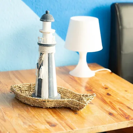 Apartament - Ocean Haven Deluxe With Coastal Charm - 2-room Sea-inspired 75 Qm - Location - Elegant Nautical Design - Renovated In 2024 With Tv & Netflix - Full Kitchen & Free Parking - Near Metro & Airport - King Beds -