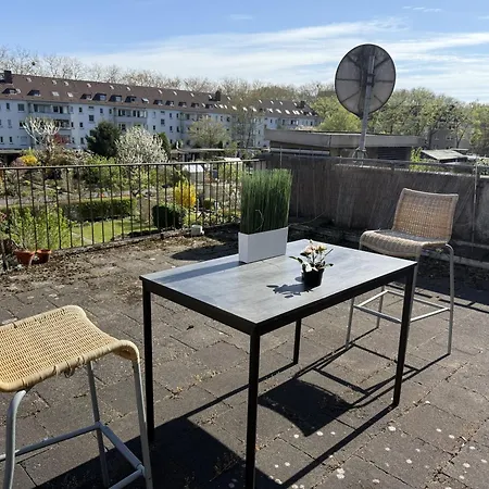 Apartament - Ocean Haven Deluxe With Coastal Charm - 2-room Sea-inspired 75 Qm - Location - Elegant Nautical Design - Renovated In 2024 With Tv & Netflix - Full Kitchen & Free Parking - Near Metro & Airport - King Beds -